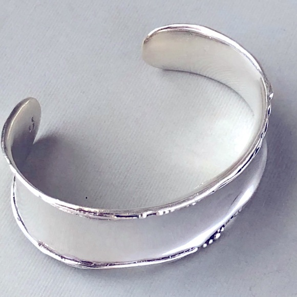 Silpada Vintage Solid Sterling Silver Filagree Edged Cuff Bracelet - Picture 7 of 7